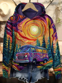 Sabrina | Farbenfroher und retro-inspirierter Hoodie mit Reisemotiv