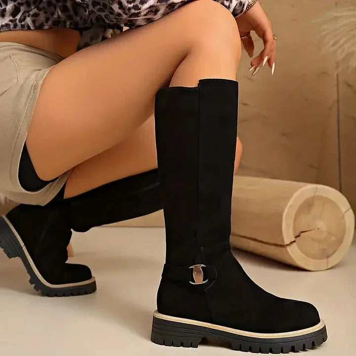 Adeline | Elegante und vielseitige kniehohe Stiefel mit Schnallenakzent