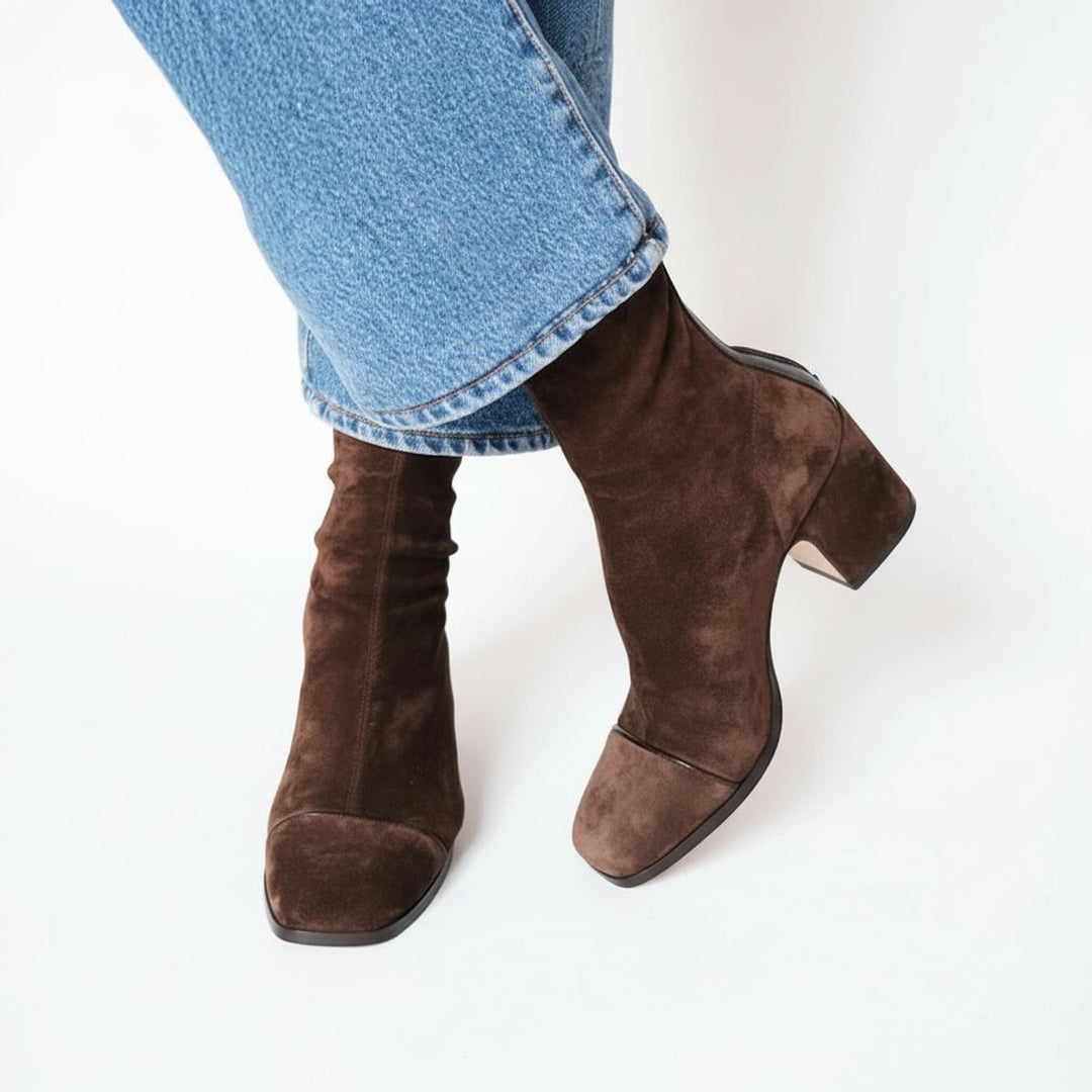 Freya | Stilvolle Stiefeletten mit eckiger Zehenpartie und Blockabsatz